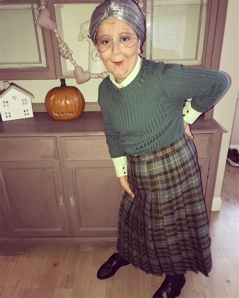 diy old lady halloween costume|halloween costume for mature woman.